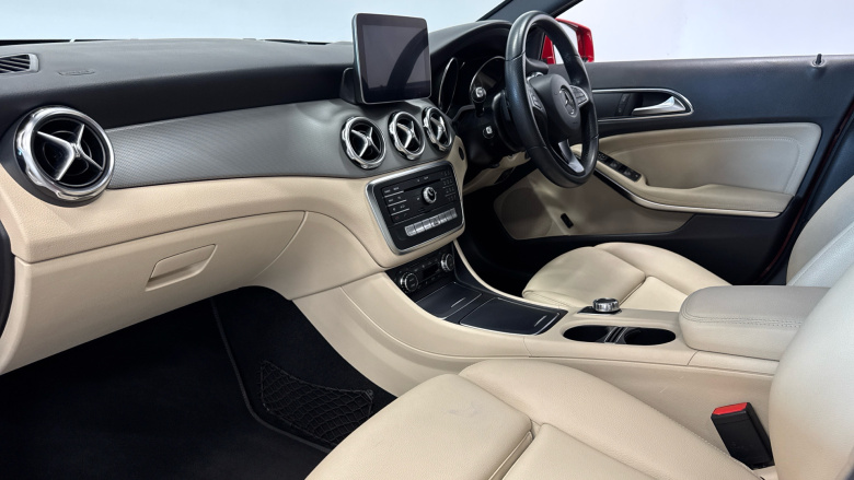 Mercedes-Benz GLA 200d Sport Premium 5dr Auto Diesel Hatchback